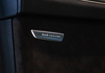 Подержанный автомобиль Audi Q8 2019 года (20 фото)