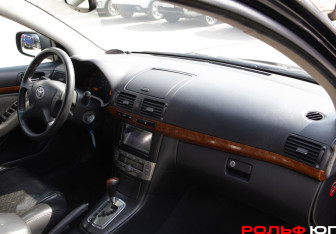 Подержанный автомобиль Toyota Avensis Sedan 2006 года (7 фото)