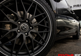 Подержанный автомобиль Lexus ES 2019 года (23 фото)