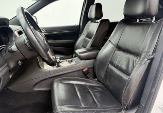 Подержанный автомобиль Jeep Grand Cherokee 2013 года (10 фото)