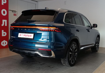 Подержанный автомобиль Geely Monjaro 2023 года (4 фото)