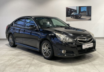 Подержанный автомобиль Subaru Legacy Sedan 2011 года (3 фото)