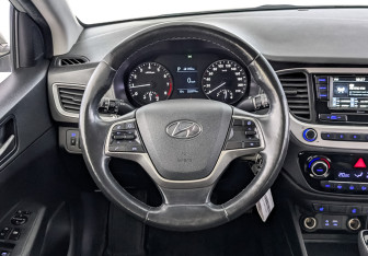 Подержанный автомобиль Hyundai Solaris Sedan 2018 года (22 фото)