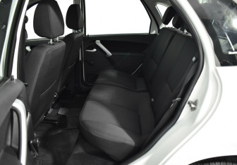 Подержанный автомобиль Datsun mi-DO 2015 года (10 фото)