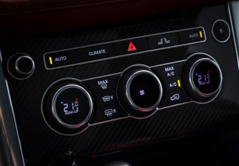 Подержанный автомобиль Land Rover Range Rover Sport 2016 года (18 фото)