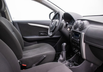 Подержанный автомобиль Nissan Almera Sedan 2016 года (9 фото)