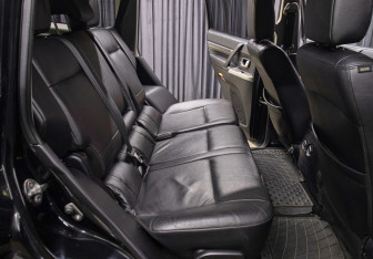 Подержанный автомобиль Mitsubishi Pajero 2012 года (12 фото)