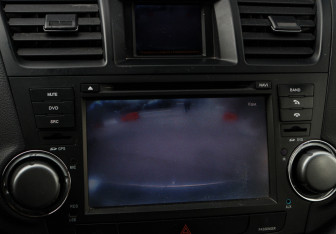 Подержанный автомобиль Toyota Highlander 2011 года (22 фото)