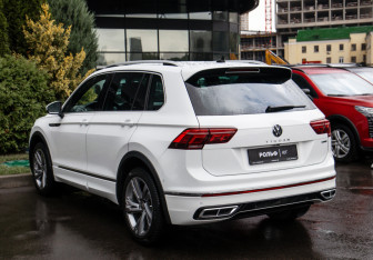 Подержанный автомобиль Volkswagen Tiguan 2022 года (5 фото)