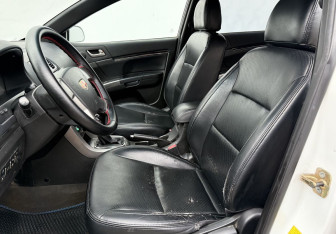 Подержанный автомобиль Geely Emgrand EC7 Sedan 2012 года (10 фото)