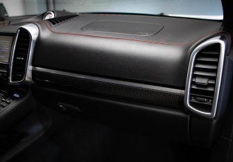 Подержанный автомобиль Porsche Cayenne 2015 года (27 фото)