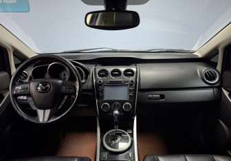 Подержанный автомобиль Mazda CX-7 2011 года (18 фото)