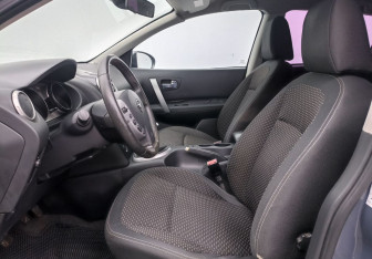 Подержанный автомобиль Nissan Qashqai 2007 года (9 фото)