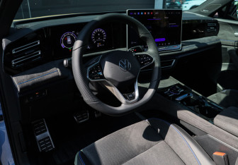 Подержанный автомобиль Volkswagen Tiguan 2024 года (16 фото)
