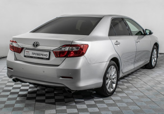 Подержанный автомобиль Toyota Camry Sedan 2013 года (5 фото)