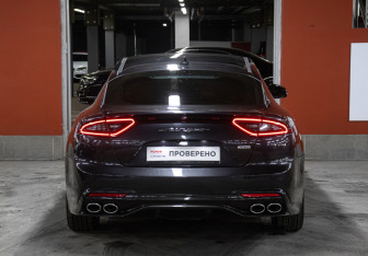 Подержанный автомобиль Kia Stinger 2018 года (6 фото)