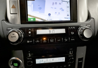 Подержанный автомобиль Toyota Land Cruiser Prado 2011 года (24 фото)