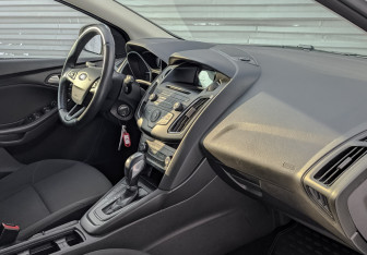 Подержанный автомобиль Ford Focus Hatchback 2018 года (11 фото)