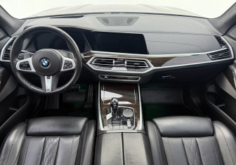Подержанный автомобиль BMW X7 2020 года (26 фото)