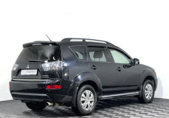 Подержанный автомобиль Mitsubishi Outlander 2011 года (5 фото)