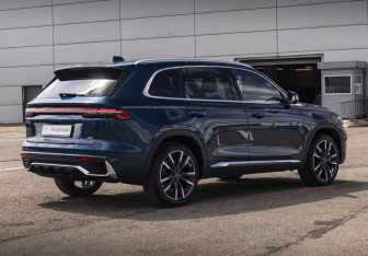 Подержанный автомобиль Geely Monjaro 2023 года (5 фото)