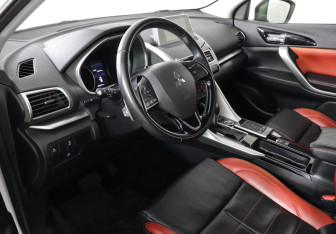 Подержанный автомобиль Mitsubishi Eclipse Cross 2018 года (9 фото)
