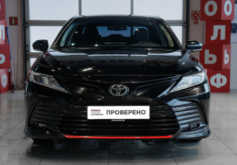 Подержанный автомобиль Toyota Camry Sedan 2021 года (2 фото)