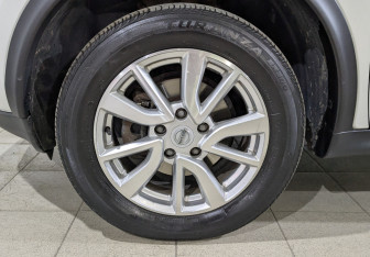 Подержанный автомобиль Nissan Juke 2014 года (12 фото)