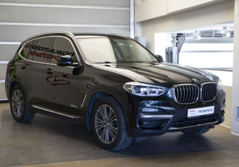 Подержанный автомобиль BMW X3 2017 года (3 фото)