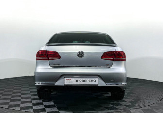 Подержанный автомобиль Volkswagen Passat Sedan 2014 года (6 фото)