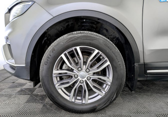 Подержанный автомобиль Geely Atlas Pro 2022 года (18 фото)