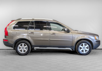 Подержанный автомобиль Volvo XC90 2011 года (4 фото)