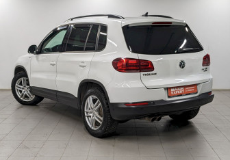 Подержанный автомобиль Volkswagen Tiguan 2014 года (7 фото)