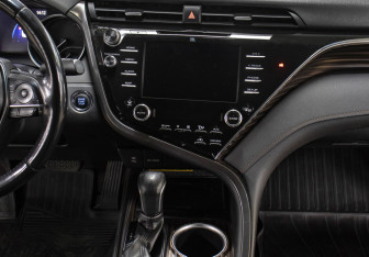 Подержанный автомобиль Toyota Camry Sedan 2020 года (15 фото)