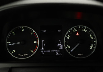Подержанный автомобиль Land Rover Discovery 2012 года (10 фото)