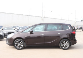 Подержанный автомобиль Opel Zafira Compactvan 2013 года (8 фото)