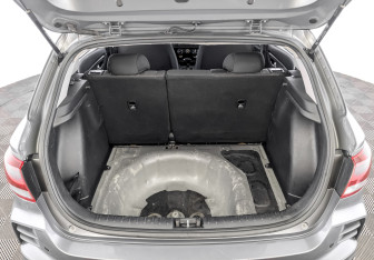 Подержанный автомобиль Kia Rio Hatchback 2021 года (10 фото)