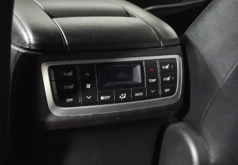 Подержанный автомобиль Toyota Highlander 2014 года (13 фото)