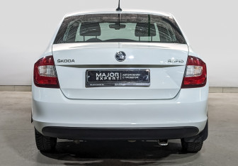Подержанный автомобиль Skoda Rapid Liftback 2019 года (6 фото)
