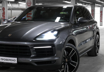 Подержанный автомобиль Porsche Cayenne 2019 года (25 фото)