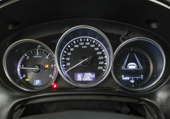 Подержанный автомобиль Mazda CX-5 2013 года (13 фото)