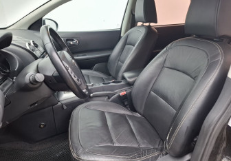 Подержанный автомобиль Nissan Qashqai 2008 года (10 фото)