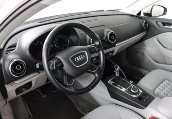 Подержанный автомобиль Audi A3 Sedan 2015 года (7 фото)