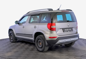Подержанный автомобиль Skoda Yeti 2017 года (7 фото)