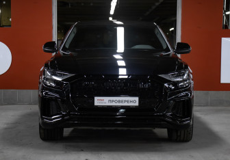 Подержанный автомобиль Audi Q8 2020 года (2 фото)