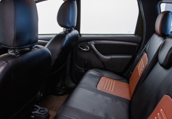 Подержанный автомобиль Renault Duster 2015 года (11 фото)