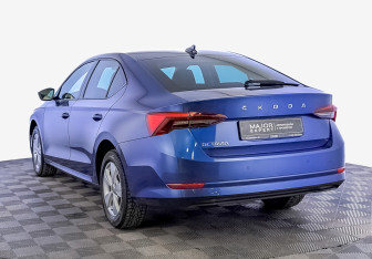 Подержанный автомобиль Skoda Octavia Liftback 2020 года (7 фото)