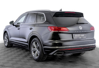 Подержанный автомобиль Volkswagen Touareg 2018 года (7 фото)
