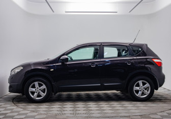 Подержанный автомобиль Nissan Qashqai 2010 года (8 фото)