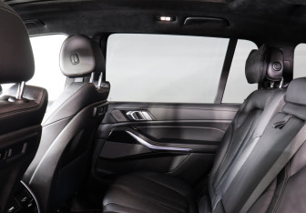 Подержанный автомобиль BMW X7 2020 года (14 фото)